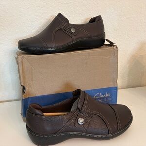Clarks Cora Poppy Womens Slip-On Size 7.5 W Dark Brown Leather Ultimate Comfort